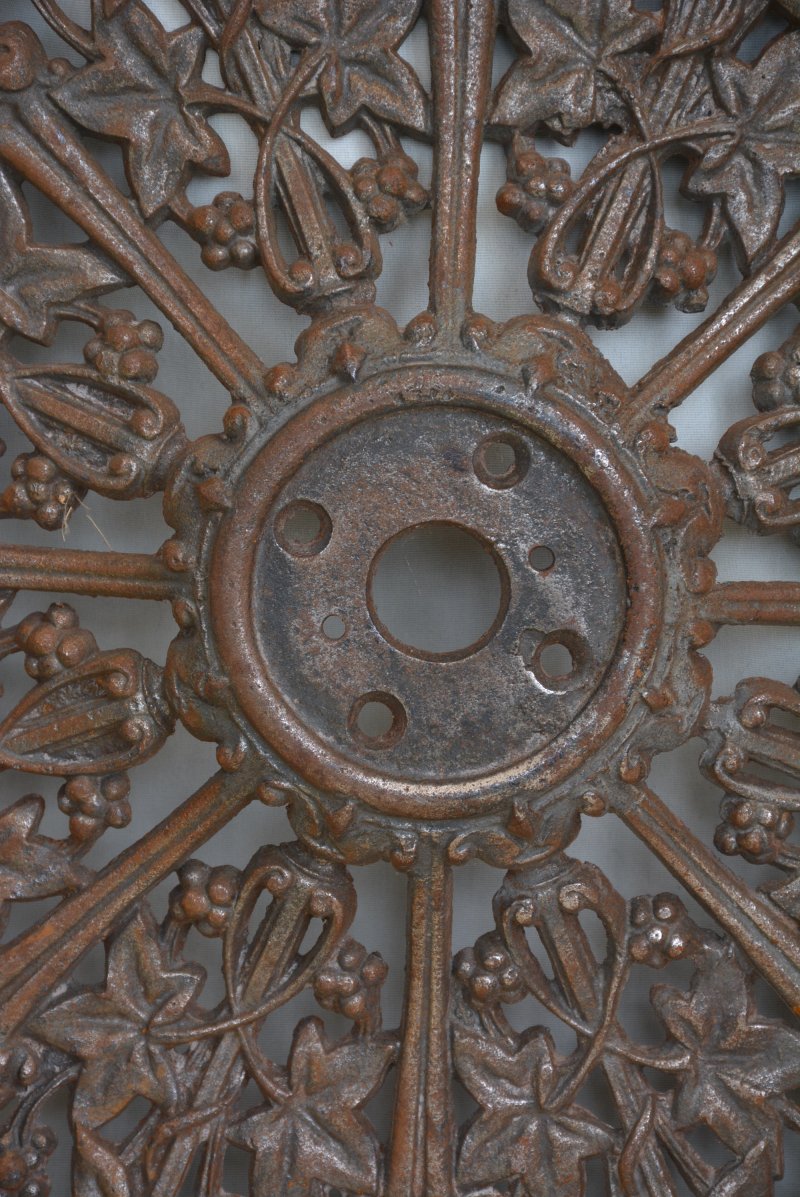 Antique Victorian Cast Iron Ceiling Rose, Ivy Leaf Design - Image 8